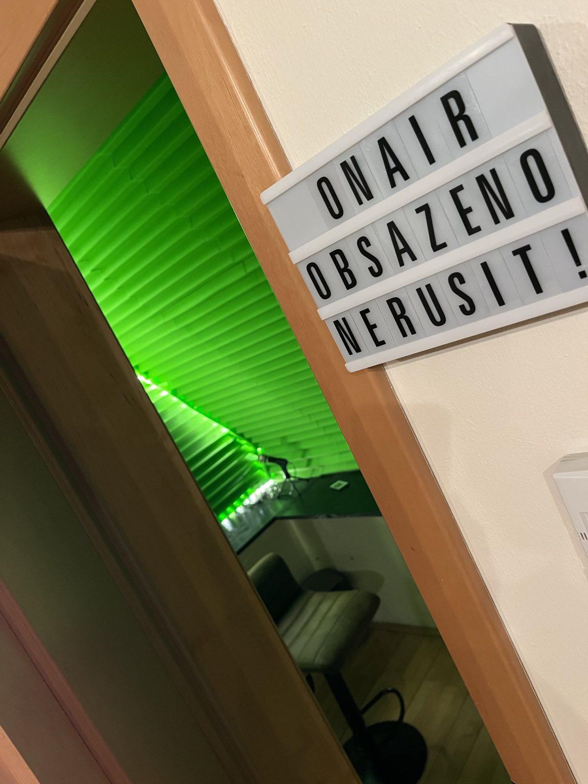 Akustická místnost CityHUB Jihlava – vstup do místnosti